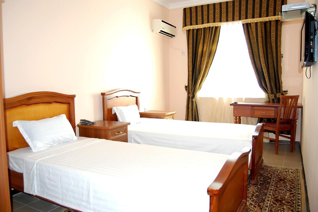 Crown Hotel Tasken Kültér fotó