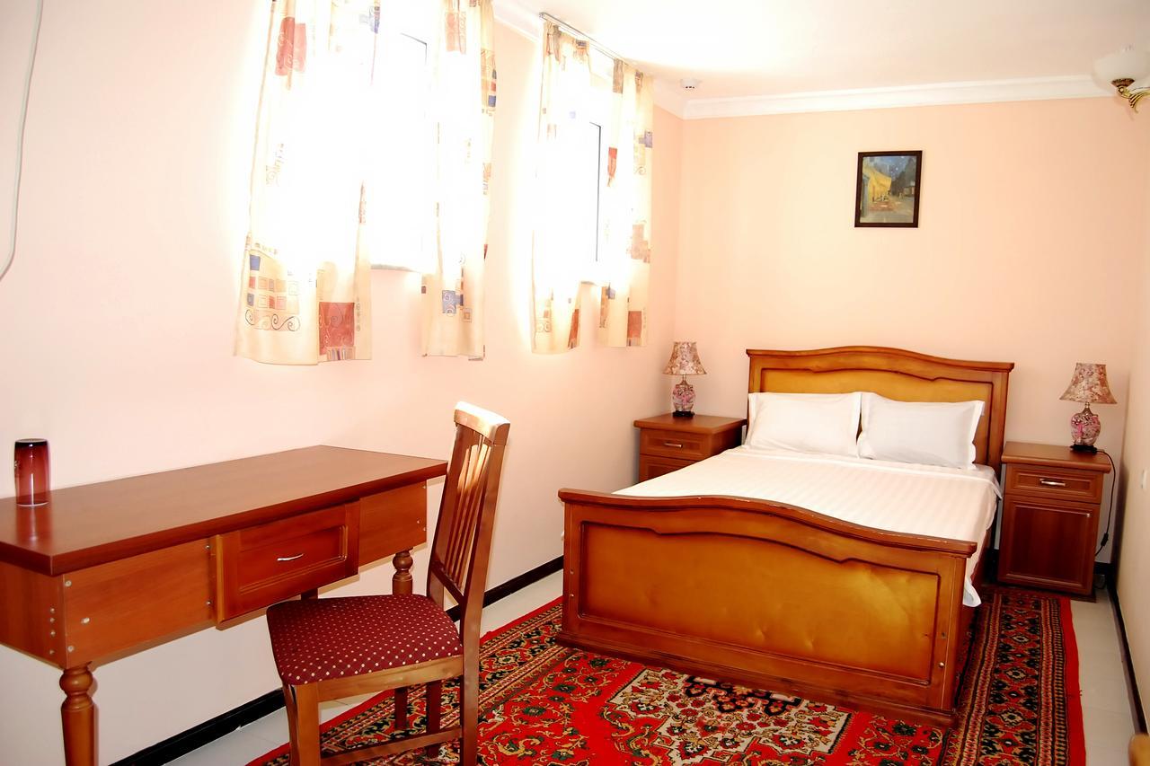 Crown Hotel Tasken Kültér fotó