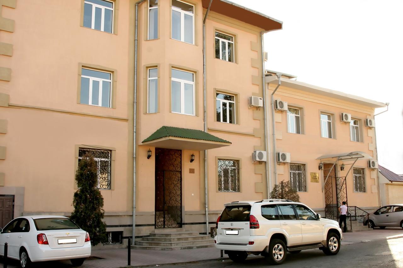 Crown Hotel Tasken Kültér fotó