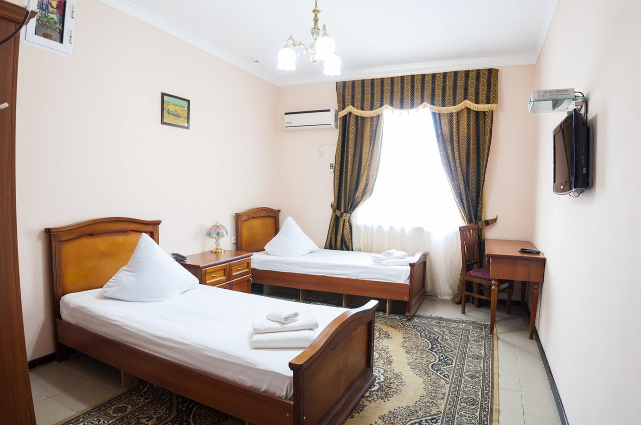 Crown Hotel Tasken Kültér fotó