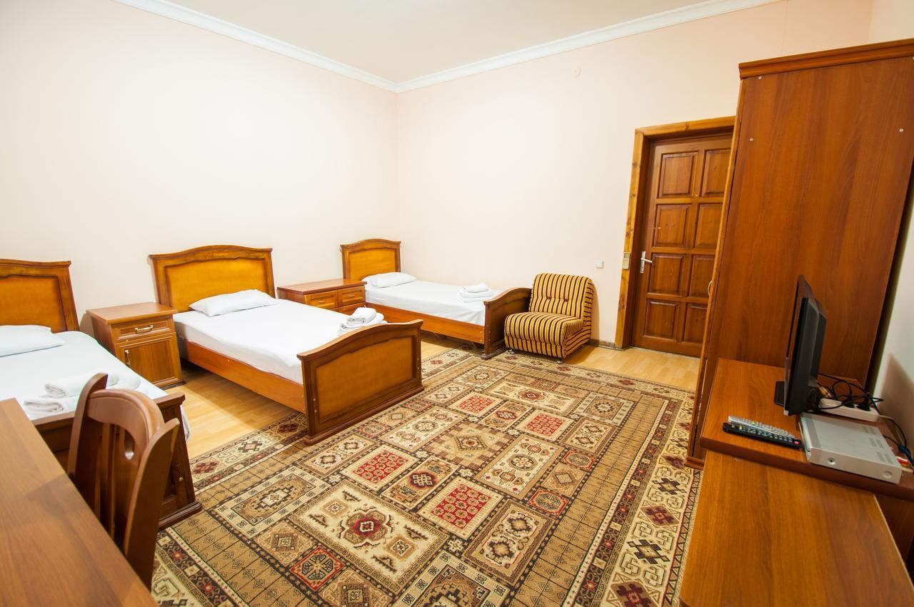Crown Hotel Tasken Kültér fotó